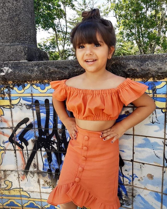 Girls orange cute skirt set made of cotton, suitable for heights 80cm to 120cm.