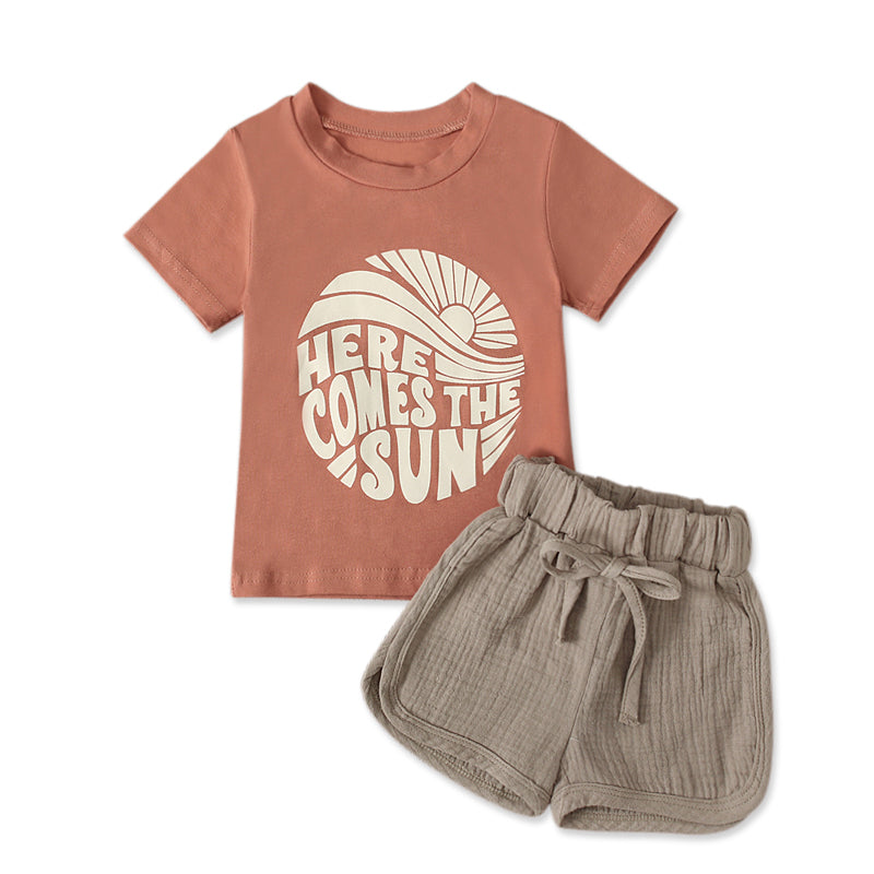 Kids summer comfortable T-shirt set in chocolate color with graphic print, includes short sleeves and matching shorts.