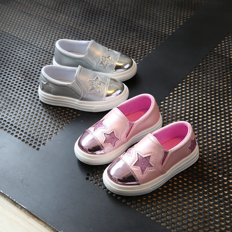 Girls Star Casual Shoes in pink and silver gray with star design, artificial PU upper, and beef tendon sole.