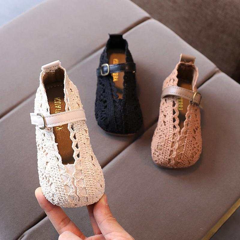 Girls soft sole woven shoes in beige, black, and khaki colors with Velcro strap; breathable, non-slip design for toddlers to middle children; suitable for spring, summer, and autumn.