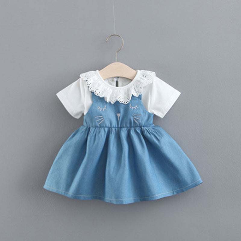 Girls' denim two-piece dress with cute animal face embroidery.