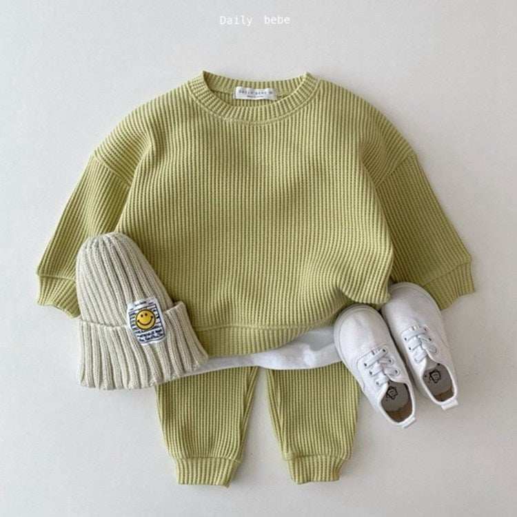 Infant thermal solid colored 2pc set in green with sweater and pants, suitable for spring and autumn.