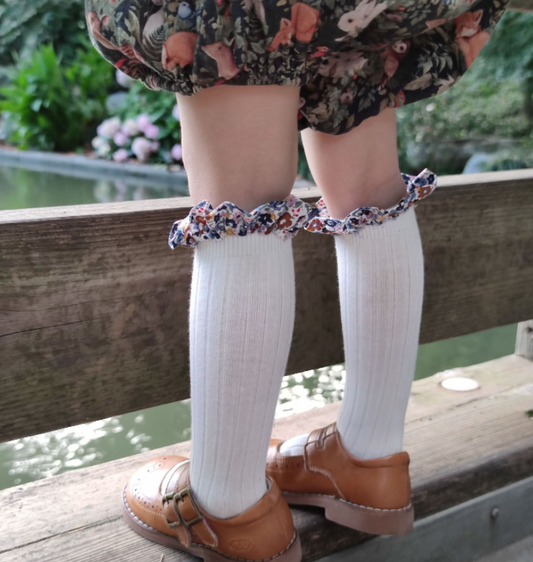 Children's pit stockings with lace trim, plain color, featuring breathable and absorbent combed cotton material.