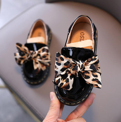 Children's leopard bow leather shoes